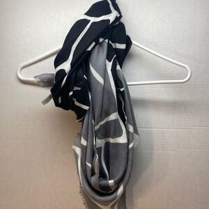 Talbots giraffe, gray, and black scarf